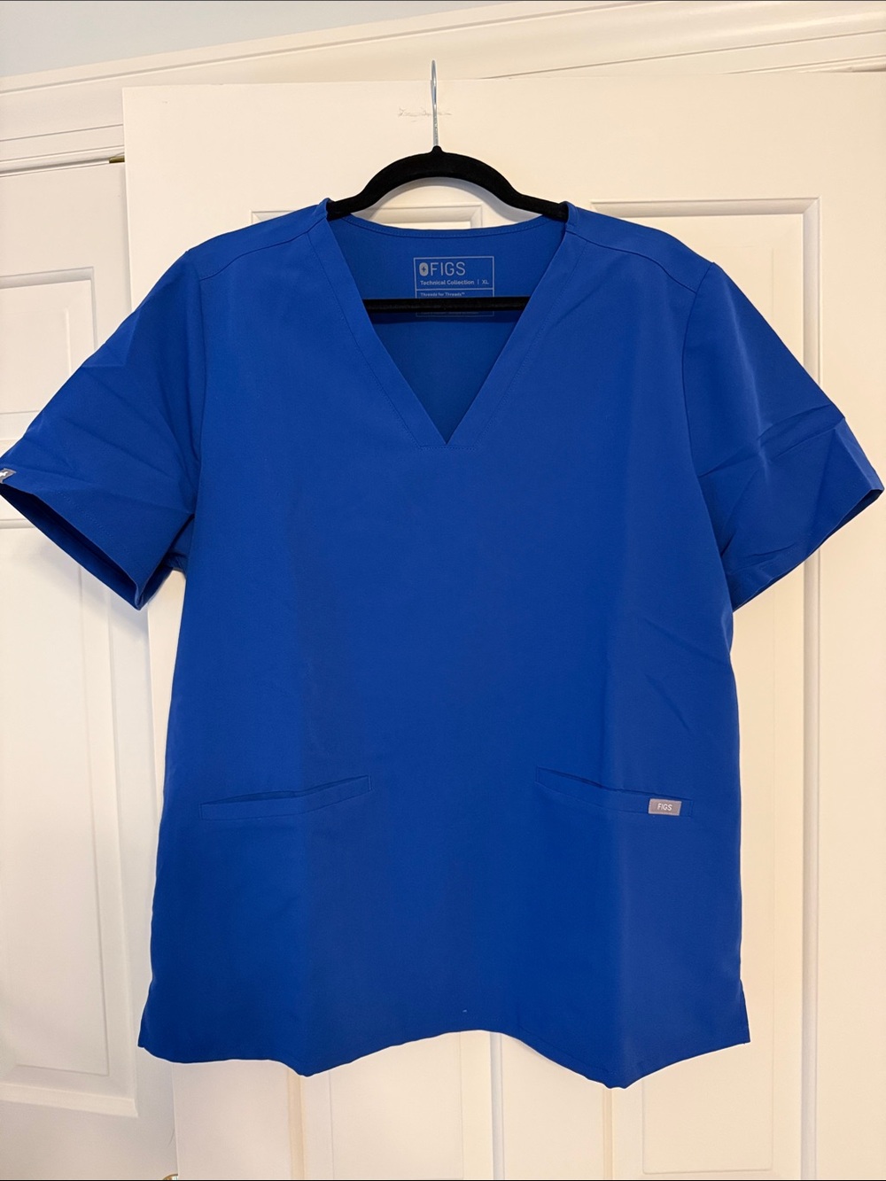 FIGS XL V-Neck Scrub Top